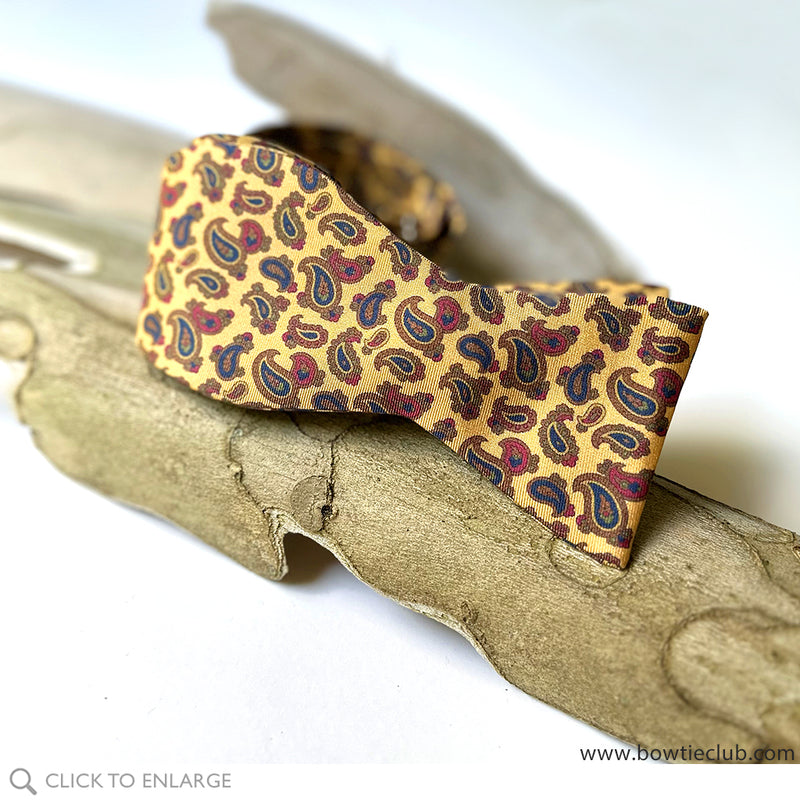 Men's bow tie in tan paisley silk