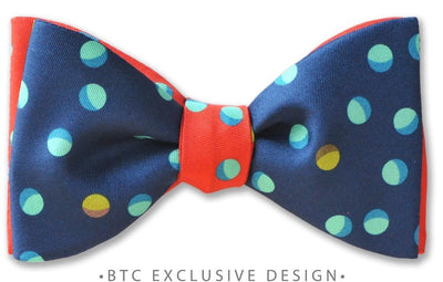 Holiday Cheer Bow Tie