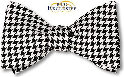 Pre-tied Classic Black and White Silk Houndstooth Bow Tie